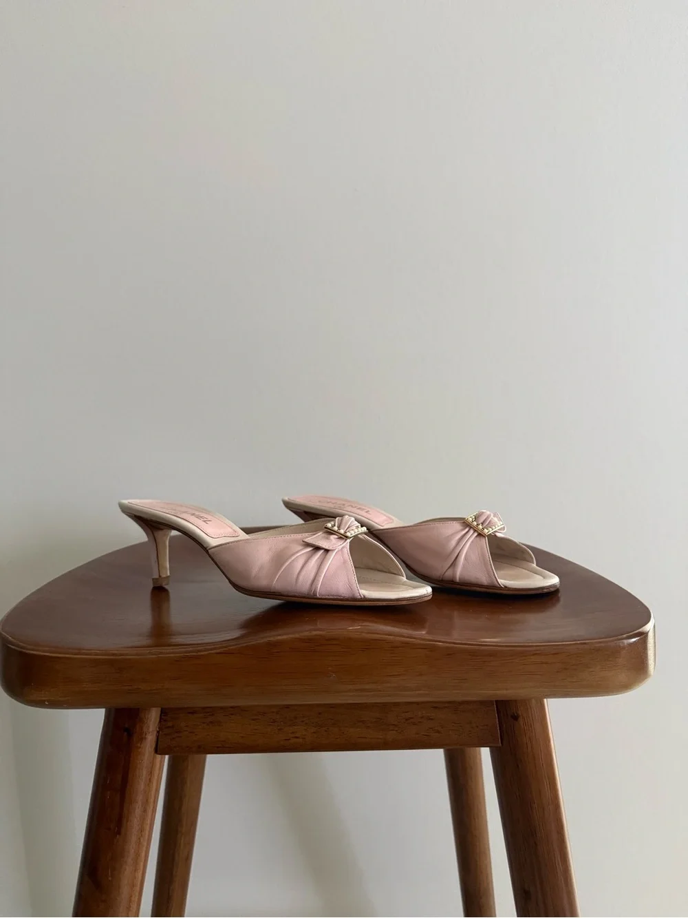 Vintage CHANEL Pink Kitten Heels
